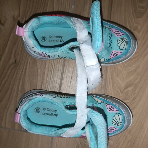 Modum Disney Ariel kids sneakers with lights size 29 used