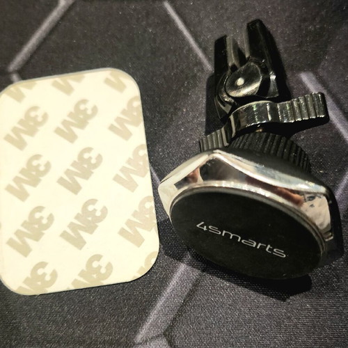 4smarts Car Mount Base like new with metal plate