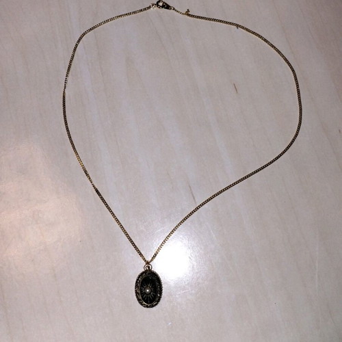 Vintage necklace like new with gold pendant