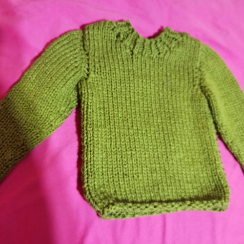 Handknitted children's sweater for 2-3 years old like new, green