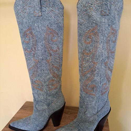 Moschino boots new, size 38, knee-high leather interior
