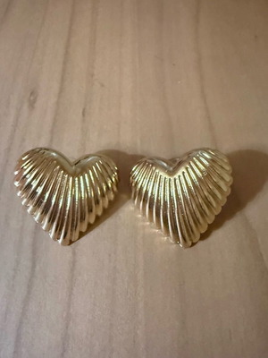 Large gold heart-shaped earrings new