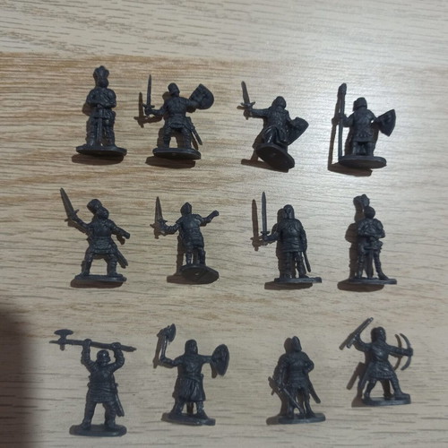 Toy soldiers new, set of 52 pieces with 12 different poses