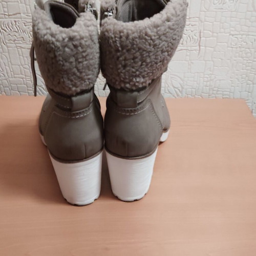 Boots size 42 like new