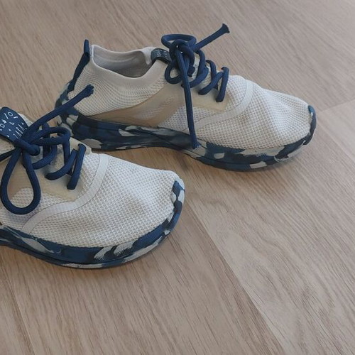 Zara athletic shoes used for boys size 34 white and blue