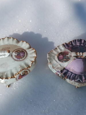 Porcelain vintage fondantieres and jewelry boxes like new, 1959-60