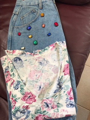 Summer set jeans skirt No44 with colorful stones and printed T-shirt like new