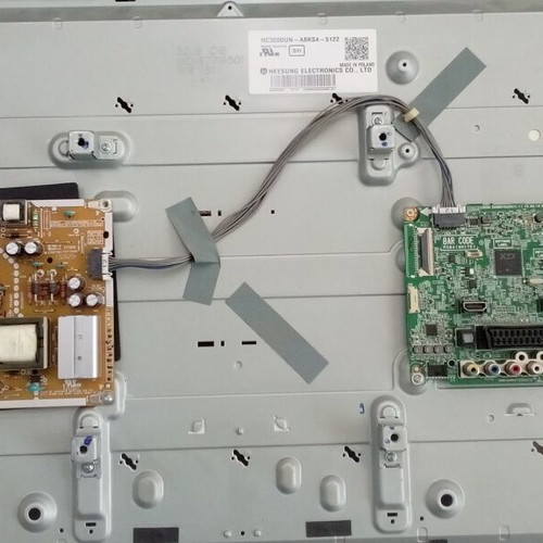 Lg 32 inch TV parts used with digital tuner, broken panel