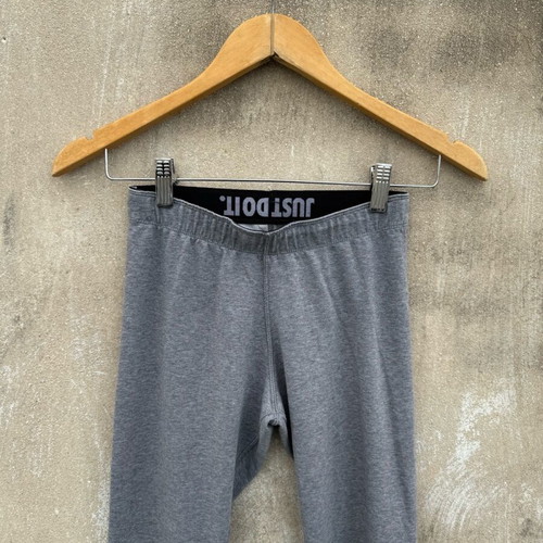 Nike legging like new, size no S-M, black and grey