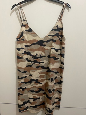 Zara mini backless camouflage dress new, cotton