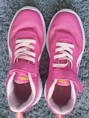 Reebok sport shoes size 34 used, pink