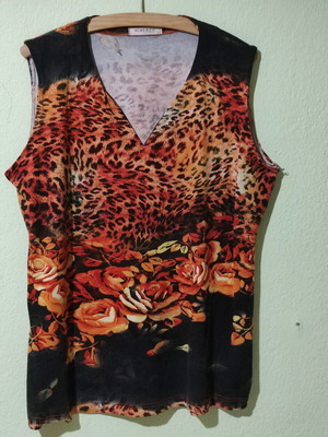 Women's top like new, colorful, elastic fabric, size XL