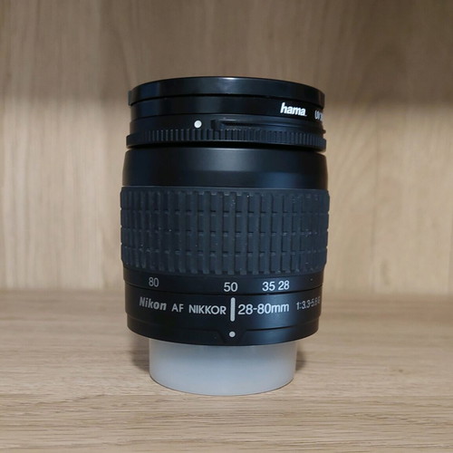 Nikon 28-80mm f3.3-5.6 AF Nikkor G manual like new with Hama UV390 filter and lens hood