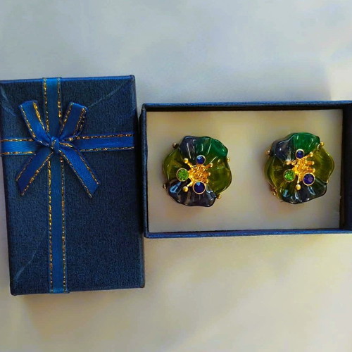 Earrings new blue and green resin flower in gift box