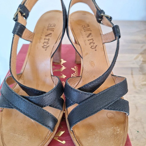 Alfred Italian leather sandals with wooden high heel used