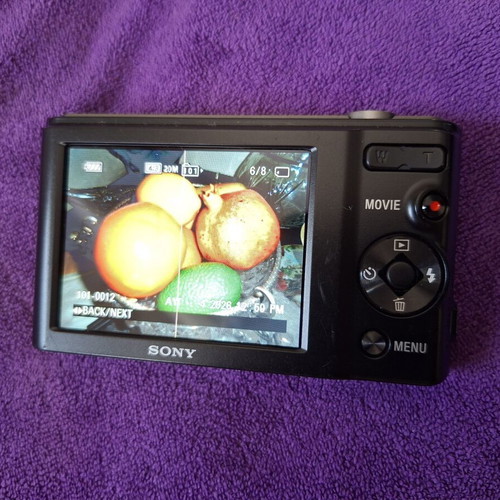 Sony W810 Compact camera 20.1MP optical zoom 6x with 2.7" screen