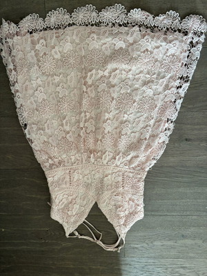 Hollister lace dress pink, like new