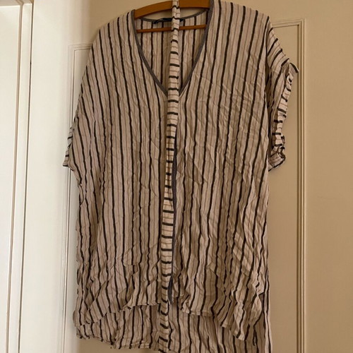 Summer blouse like new with belt, white and gray, size XL