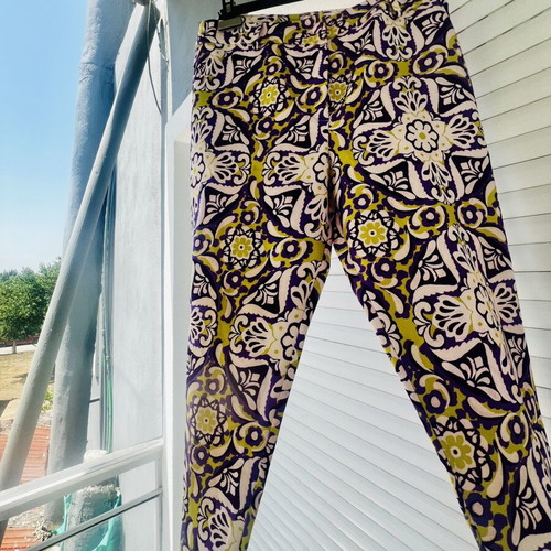 Le Vertige printed women's pants size L like new