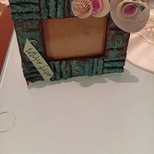 Handmade photo frame new with seashell decoration