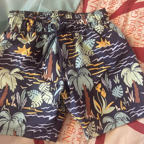 Boys' swimwear set with sun protection shirt H&M like new, ages 2-4