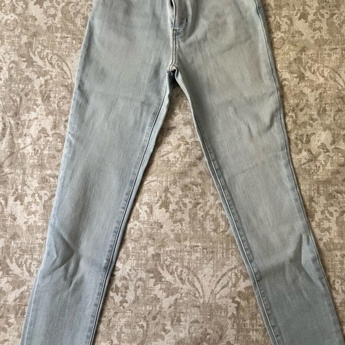 Levi’s jeans new, high rise skin, size 27, light color