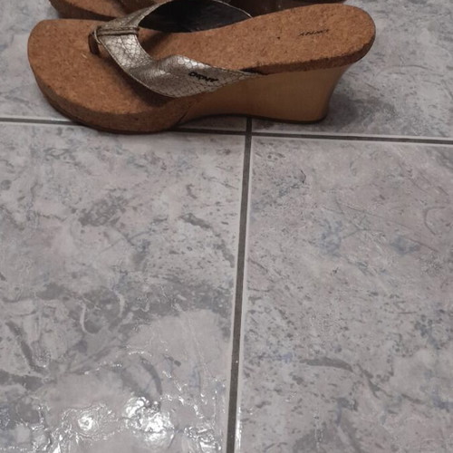 DKNY sandals new, size 40, gold