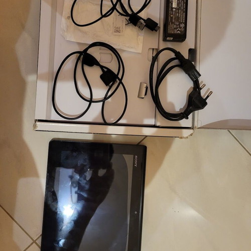 Sony Xperia S tablet used, screen damaged with accessories