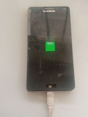 Samsung Galaxy A5 τηλέφωνο με πρόβλημα στη μπαταρία