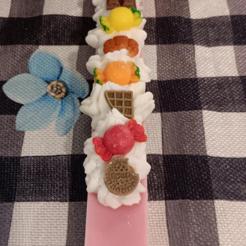 Handmade pink flat candle 21 cm with Bubble Gum scent
