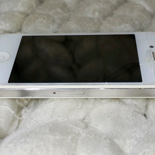 iPhone 4s used, unknown functionality, for collection