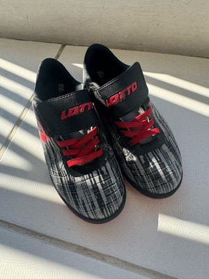Lotto football shoes size 32 used