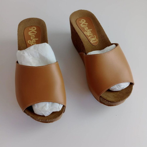 Women's leather platform sandals size 38, like new, cork sole