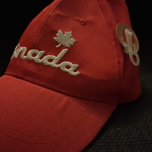 Hat souvenir from Canada like new, red
