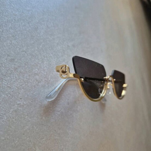 Sunglasses new worn once without damage