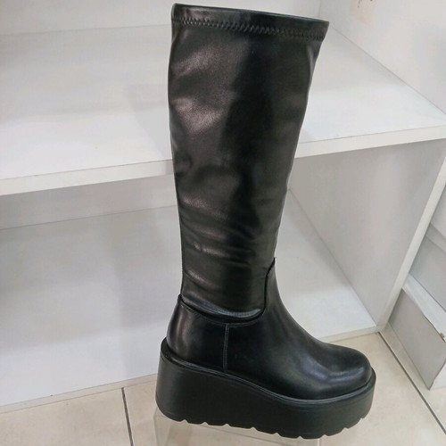 Women's boots new, black, size 37