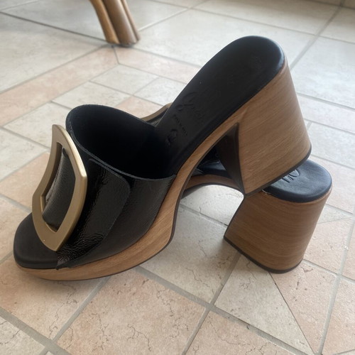 Leather platform slippers like new, size 40, black