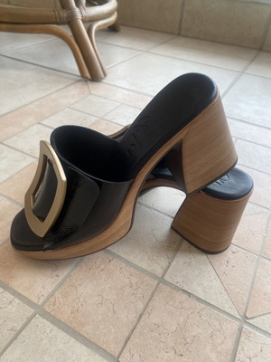 Leather platform slippers like new, size 40, black