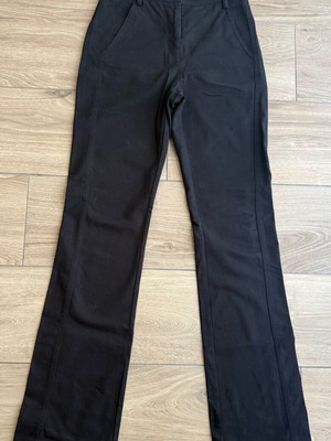 Pinko jeans slim μαύρα μεσαία μέση καμπάνα σαν καινούργια