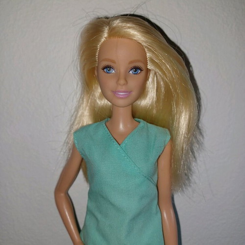 Barbie nurse like new