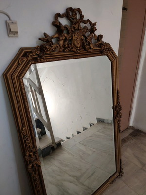 Carved mirror like new