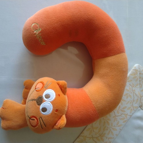 Chicco Neck Pillow like new for car and travel