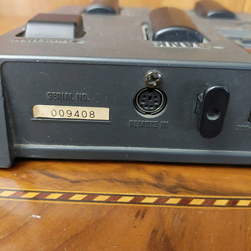 Zoom Player 3000 multi-effects pedal for electric guitar and bass like new