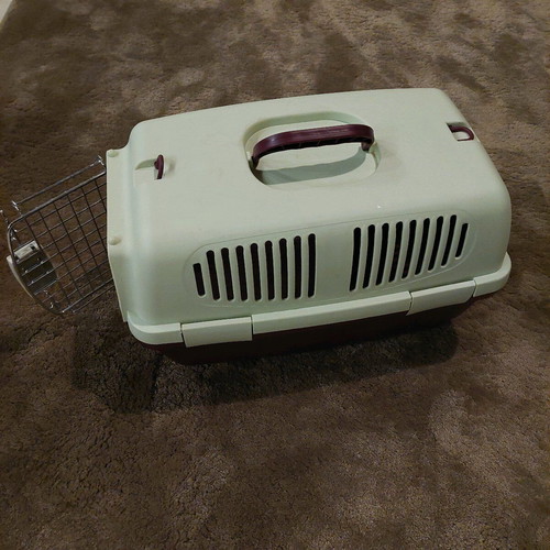 Plastic dog carrier cage like new, small Maltese type