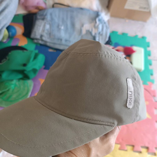 Nike hat khaki like new, size L