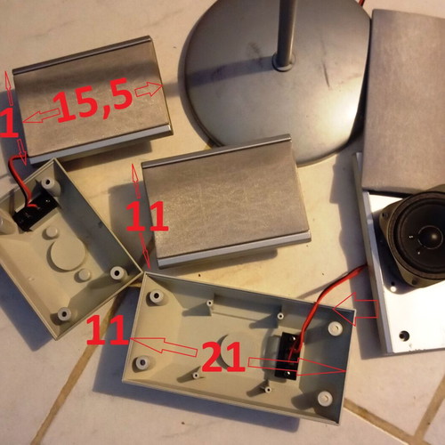 Speakers 4Ω 20W used, set of four with one stand