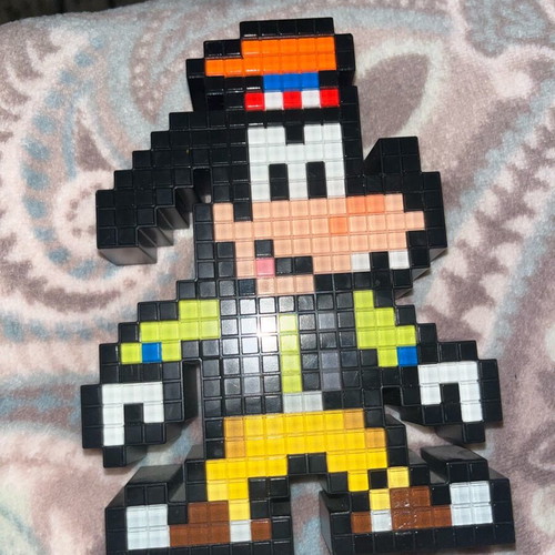 Pixel Pals Goofy lamp used