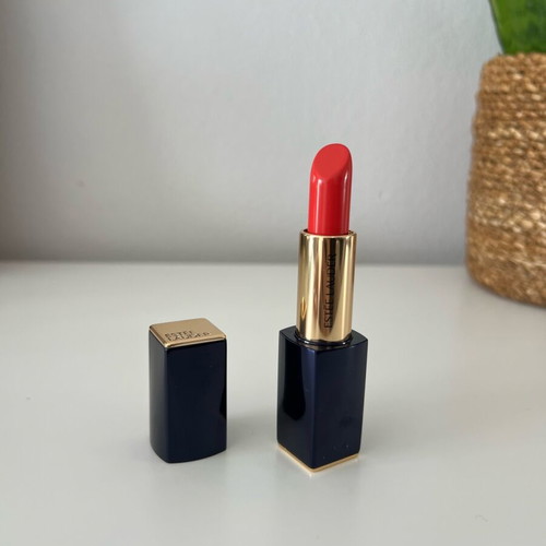 Estée Lauder Pure Color Lipstick 320 Defiant Coral new