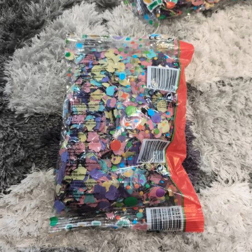 Confetti packs and streamer launcher new