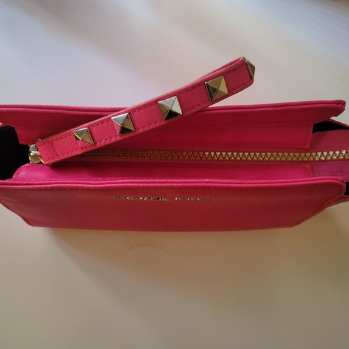 Victoria's Secret toiletry bag, fuchsia pink